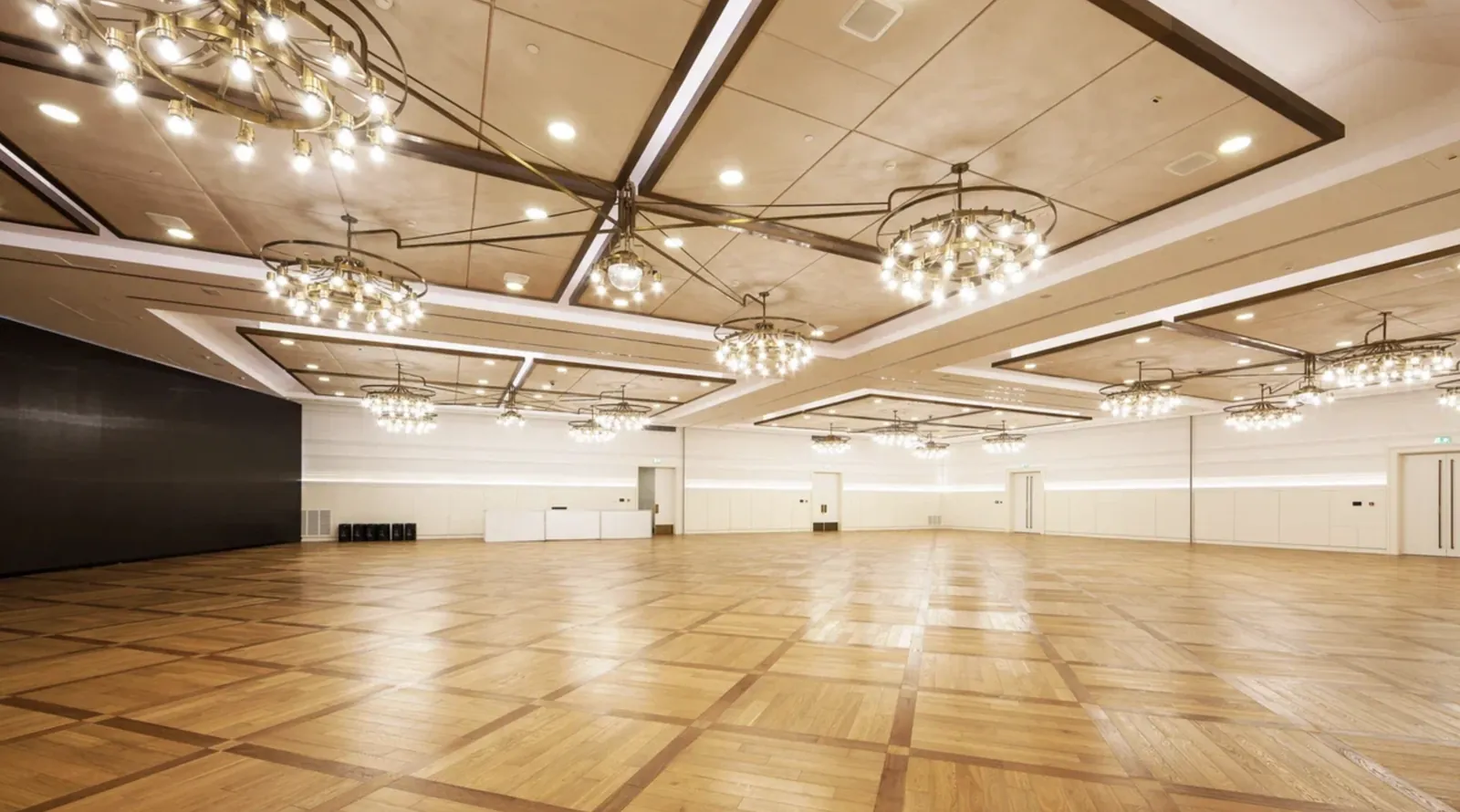 Crystal Ballroom — площадка для корпоратива